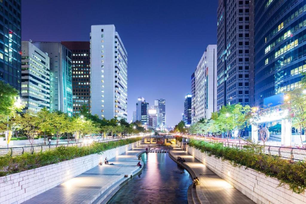 Afirst Hotel Myeongdong Сеул Екстериор снимка
